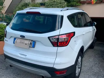 Usata Ford Kuga 120 CV (88 kW) 2019 Bianco SUV