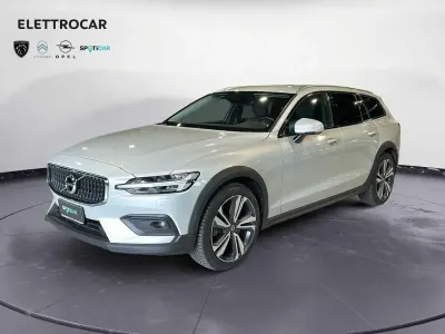 Usata Volvo V60 CC Business Edition 190 CV (139 kW) 2019 Beige Station wagon