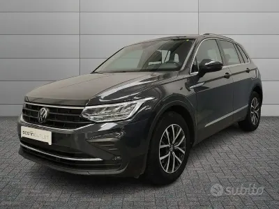 Usata VW Tiguan Life 131 CV (96 kW) 2023 Grigio SUV