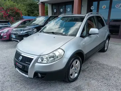 Usata Fiat Sedici 120 CV (88 kW) 2006 Grigio SUV