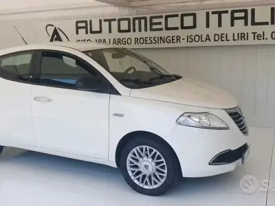 Usata Lancia Ypsilon 69 CV (50 kW) 2015 Bianco Utilitaria