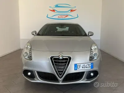 Usata Alfa Romeo Giulietta Distinctive 120 CV (88 kW) 2011 Grigio Utilitaria