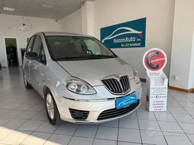 Usata Lancia Musa 95 CV (69 kW) 2012 Grigio Monovolume