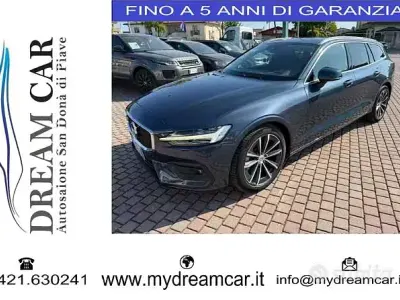 Usata Volvo V60 Momentum 292 CV (214 kW) 2021 Bluazzurro Station wagon