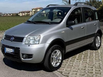 Usata Fiat Panda 4x4 Climbing 69 CV (50 kW) 2006 Utilitaria