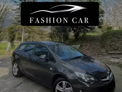 Begagnad Opel Astra 140 HK (102 kW) 2013 Grå Kombi