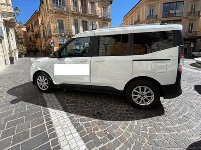 Usata Ford Tourneo Courier 125 CV (91 kW) 2024 Bianco Monovolume
