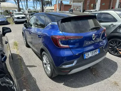 Usata Renault Captur Intens 92 CV (67 kW) 2021 Blu/azzurro SUV
