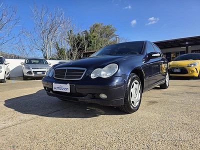 Usata Mercedes C200 Classic 122 CV (89 kW) 2006 Blu Berlina