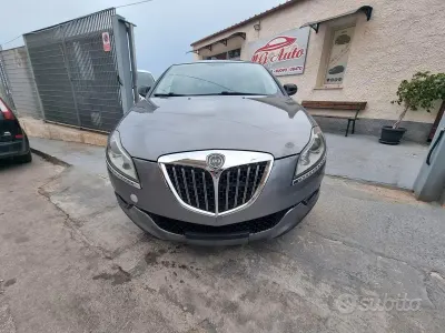 Usata Lancia Delta 120 CV (88 kW) 2010 Grigio Utilitaria
