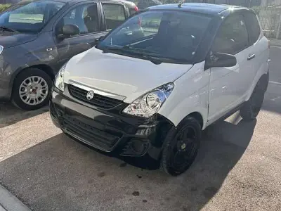 Usata Aixam City 68 CV (50 kW) 2011 Bianco Utilitaria