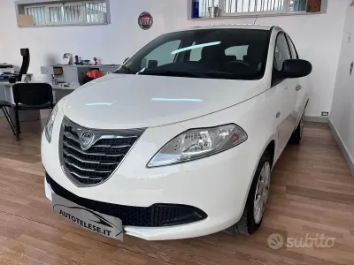 Begagnad Lancia Ypsilon Silver 69 HK (50 kW) 2013 Vit Halvkombi