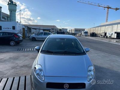 Usata Fiat Grande Punto 90 CV (66 kW) 2008 Grigio Utilitaria