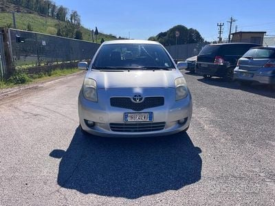 Usata Toyota Yaris 90 CV (66 kW) 2008 Grigio Utilitaria