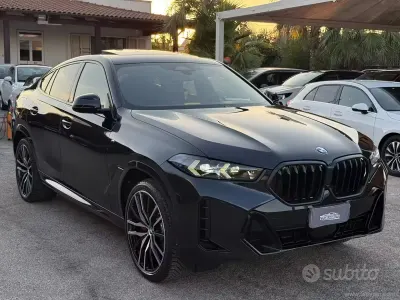 Usata BMW X6 M Sport 286 CV (210 kW) 2024 Blu/azzurro SUV