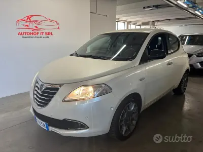 Usata Lancia Ypsilon Platinum 69 CV (50 kW) 2014 Bianco Utilitaria