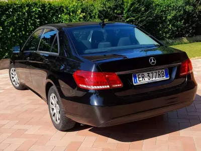 Usata Mercedes E200 136 CV (100 kW) 2013 Nero Berlina