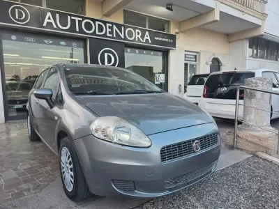 Usata Fiat Grande Punto 75 CV (55 kW) 2007 Grigio Utilitaria