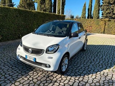 Begagnad Smart ForFour Passion 71 HK (52 kW) 2016 Vit Halvkombi