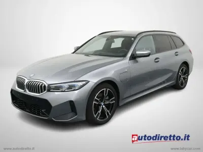 Usata BMW 330e M Sport 292 CV (214 kW) 2025 Grigio Station wagon
