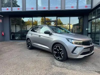Usata Opel Grandland X Ultimate 131 CV (96 kW) 2022 Grigio SUV