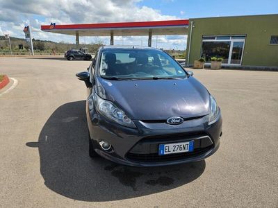 Usata Ford Fiesta Titanium 70 CV (51 kW) 2012 Blu Utilitaria