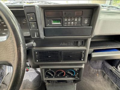 Usata Alfa Romeo 75 105 CV (77 kW) 1991 Nero Berlina