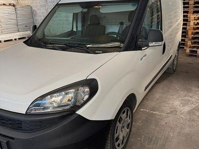 Usata Fiat Doblò 120 CV (88 kW) 2021 Bianco Monovolume