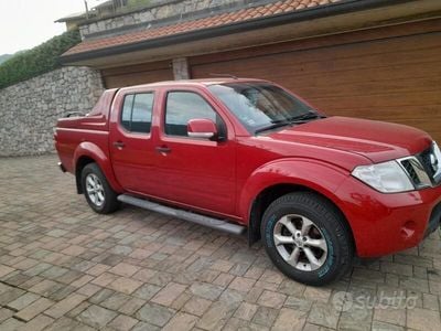 Usata Nissan Navara 190 CV (139 kW) 2011 Rosso Pick-up
