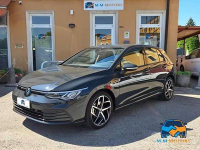 Usata VW Golf VIII Life 110 CV (80 kW) 2023 Grigio Berlina