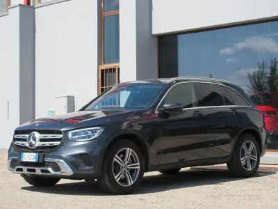 Usata Mercedes GLC200 163 CV (119 kW) 2021 Grigio SUV