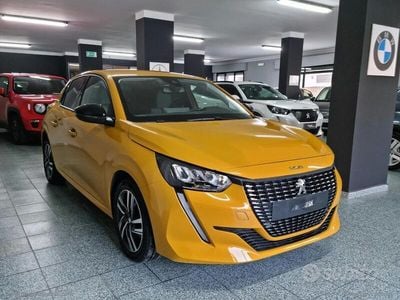 Usata Peugeot 208 Allure 102 CV (75 kW) 2023 Utilitaria