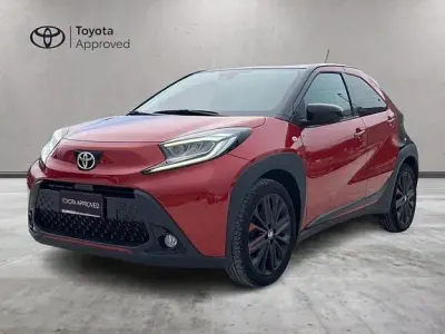 Usata Toyota Aygo X Lounge 72 CV (52 kW) 2022 Rosso SUV