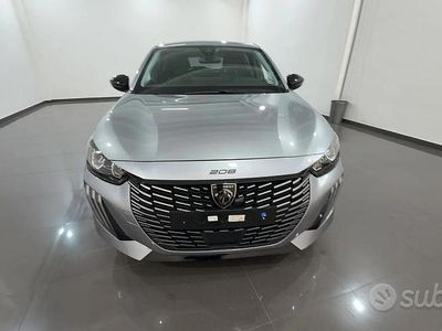 Usata Peugeot 208 Allure 101 CV (74 kW) 2024 Gray Utilitaria