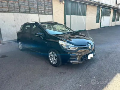 Begagnad Renault Clio GrandTour Business 76 HK (55 kW) 2019 Svart Kombi