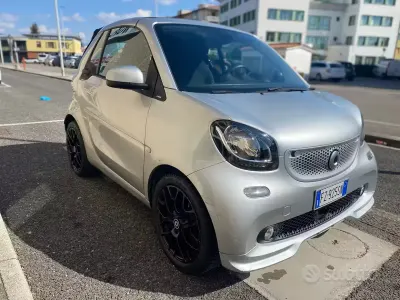 Usata Smart ForTwo Cabrio Brabus 71 CV (52 kW) 2019 Grigio Cabrio