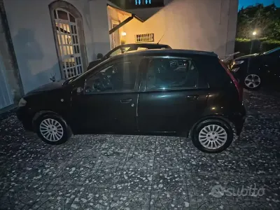Gebraucht Fiat Punto 69 PS (50 kW) 2008 Schwarz Kleinwagen