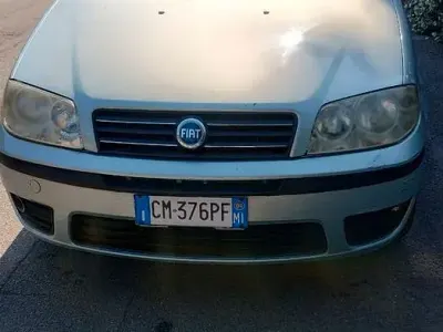 Usata Fiat Punto 60 CV (44 kW) 2004 Utilitaria