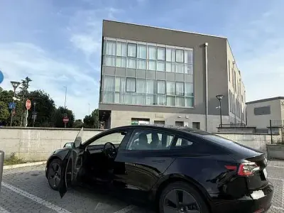 Usata Tesla Model 3 RWD 208 kW (283 CV) 2023 Berlina