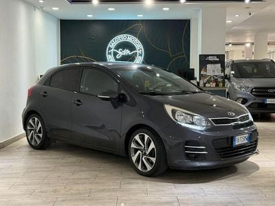 Grigio Usata 2015 Kia Rio Berlina | 5400 € (Buon prezzo)