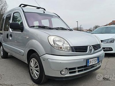 Usata Renault Kangoo Luxe 81 CV (59 kW) 2007 Grigio Monovolume