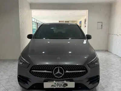 Usata Mercedes B180 Premium 116 CV (85 kW) 2019 Grigio Utilitaria