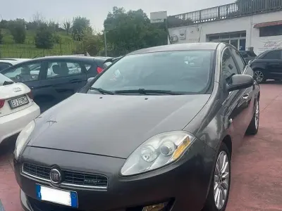 Usata Fiat Bravo Emotion 120 CV (88 kW) 2007 Marrone Utilitaria