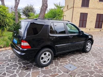 Usata Mercedes ML270 163 CV (119 kW) 2004 Nero SUV