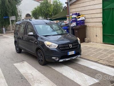 Usata Dacia Dokker 114 CV (83 kW) 2018 Blu Monovolume