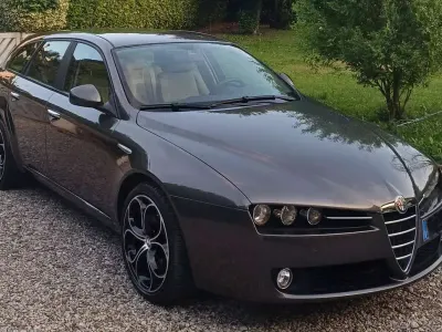 Usata Alfa Romeo 159 Distinctive 150 CV (110 kW) 2008 Grigio Station wagon