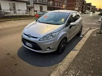 Usata Ford Fiesta Titanium 68 CV (50 kW) 2011 Berlina