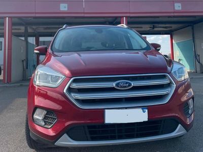 Usata Ford Kuga 120 CV (88 kW) 2017 Rosso SUV