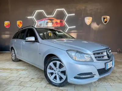 Usata Mercedes C200 Avantgarde 136 CV (100 kW) 2011 Grigio Berlina