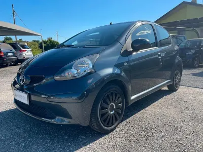 Usata Toyota Aygo Sol 68 CV (50 kW) 2007 Grigio Utilitaria